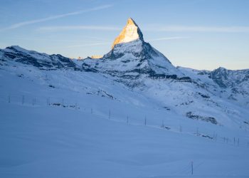 offshoring vs outsourcing