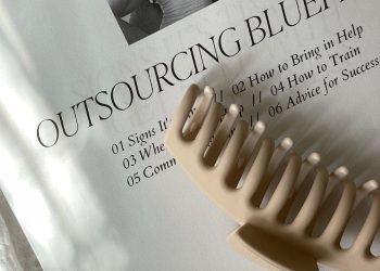 outsourcing advantages and disadvantages